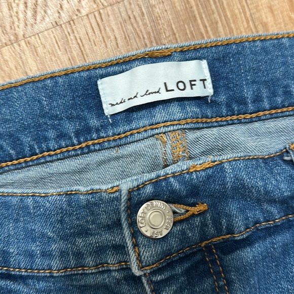 LOFT | Destructed Super Soft Girlfriend Jeans in Mid Stone Wash - Picture 5 of 6